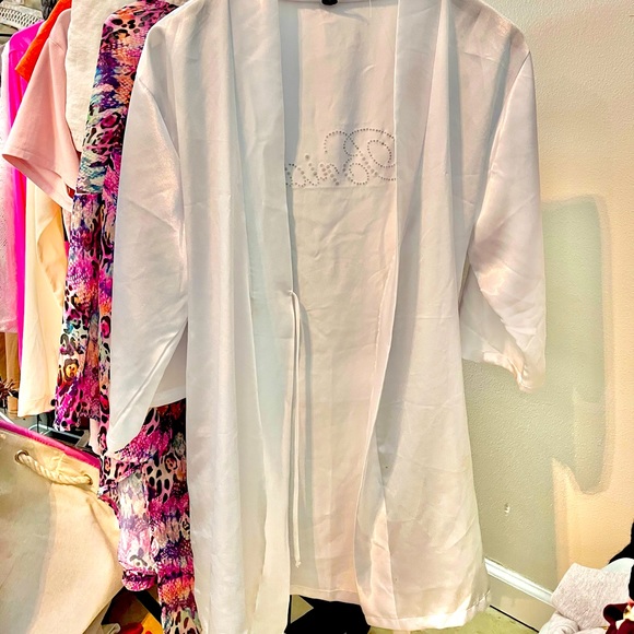 Beautiful satin Bride Rhinestone Robe - Picture 3 of 6